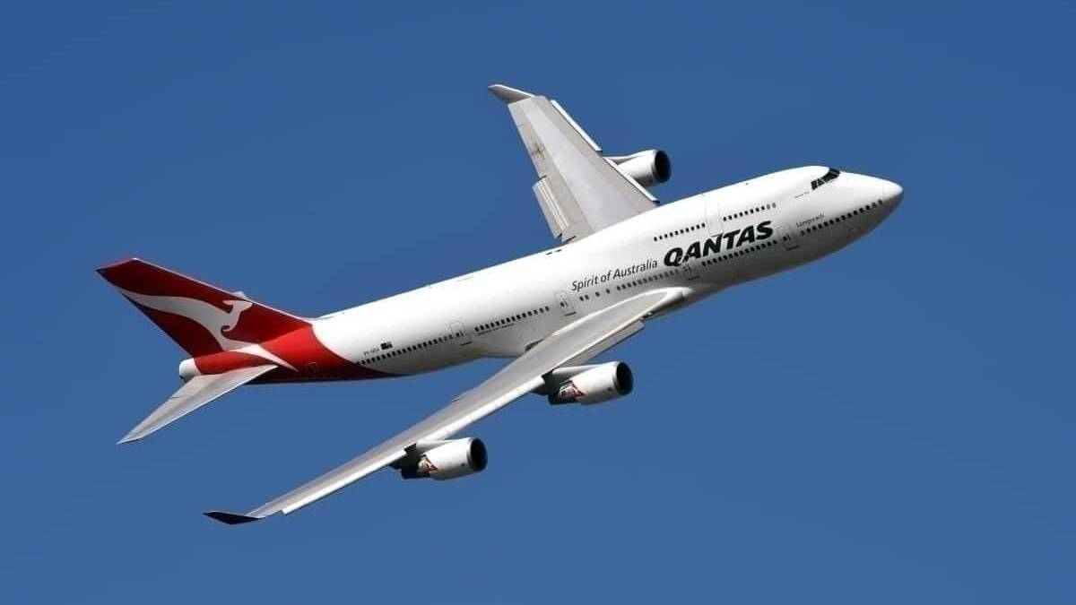 Qantas Parking Boeing 747s - No Retirement Yet