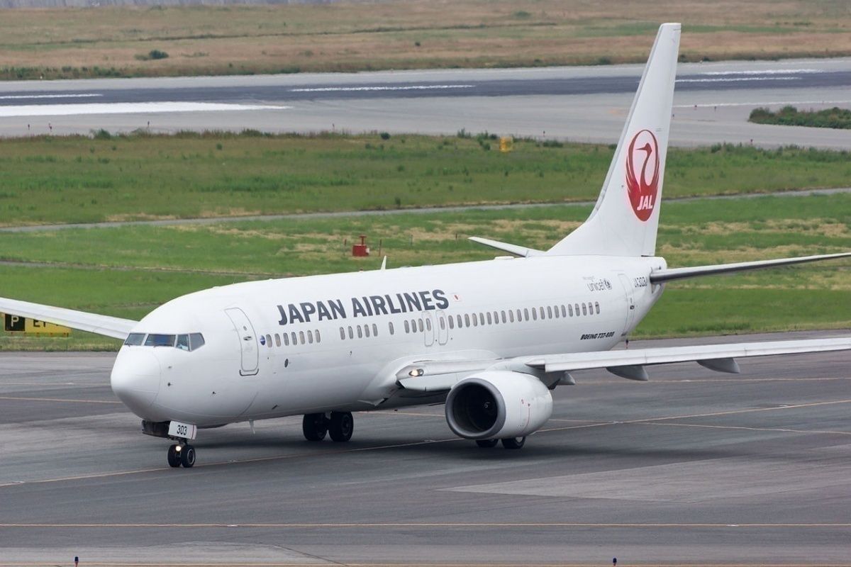 Japan Airlines Boeing 737 Jolted 90 Degrees By High Winds