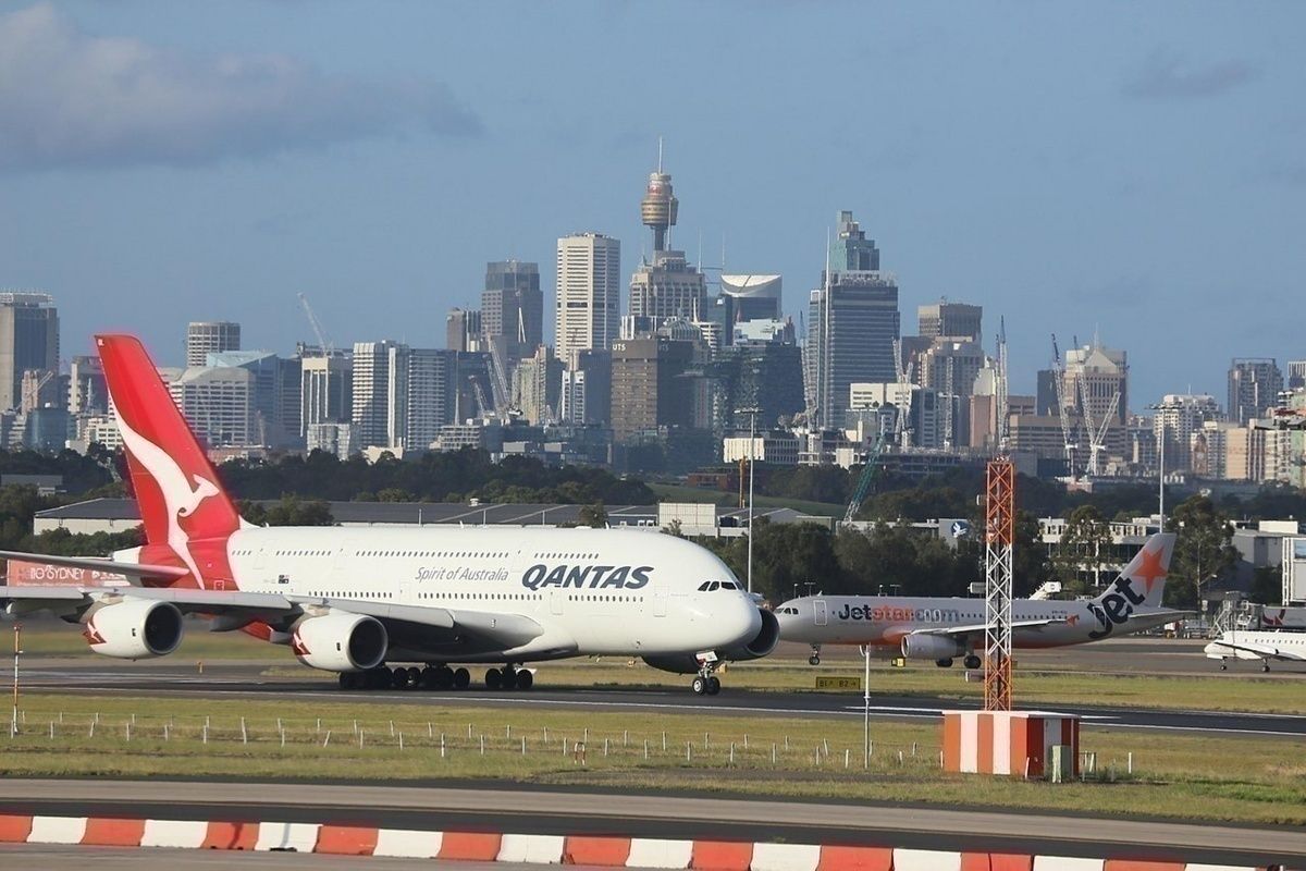 Sydney Airport Passenger Traffic Plummets