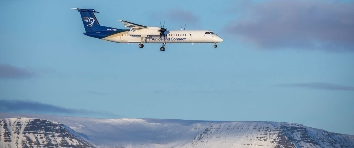 Air Iceland Connect Dash 8 Operates 4 Hour Flight To Paris