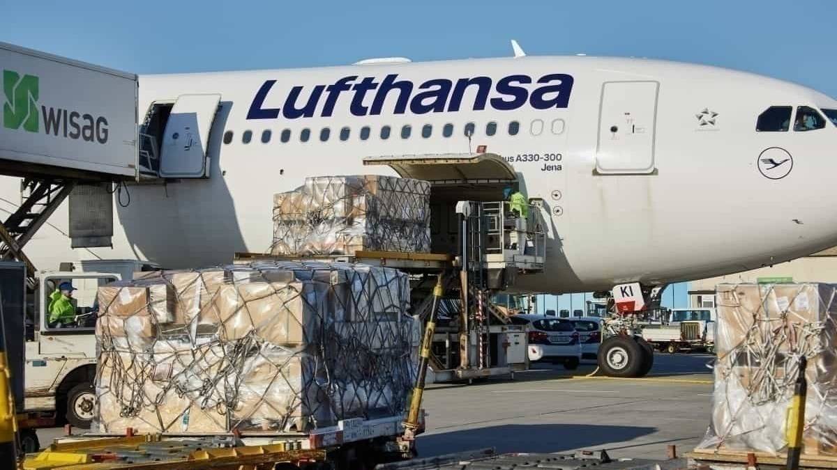 Lufthansa Removes All Seats From 4 Airbus A330 Aircraft