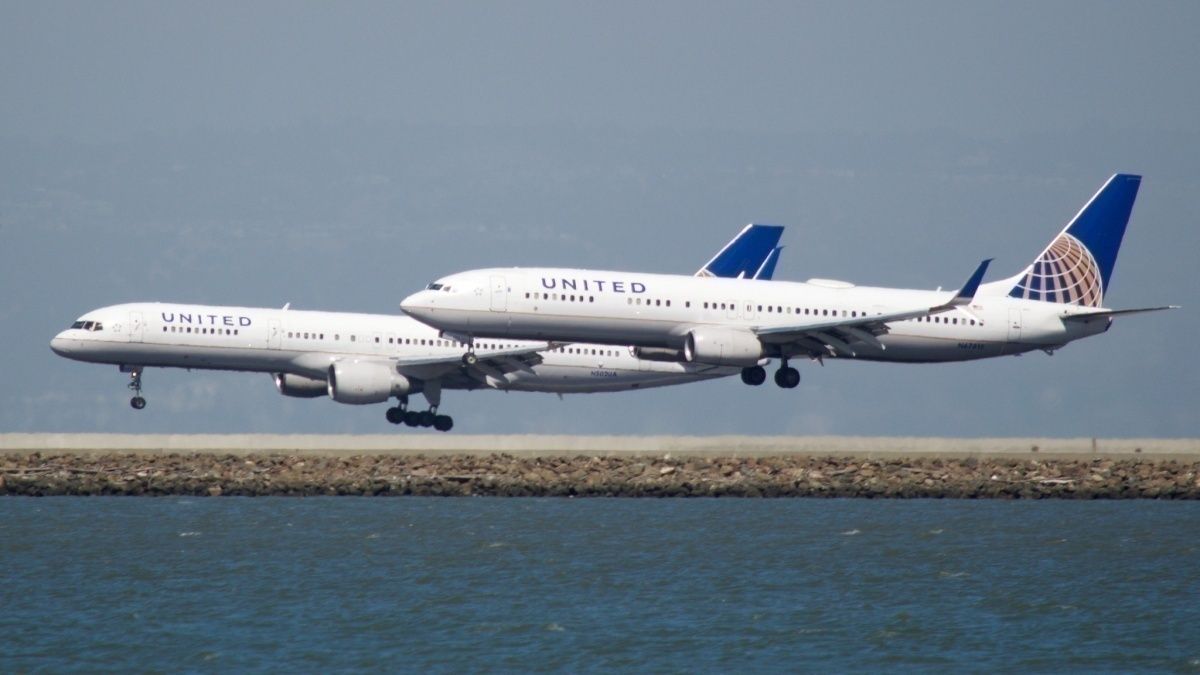 United Halts 2 London Routes & Seasonal Edinburgh Service