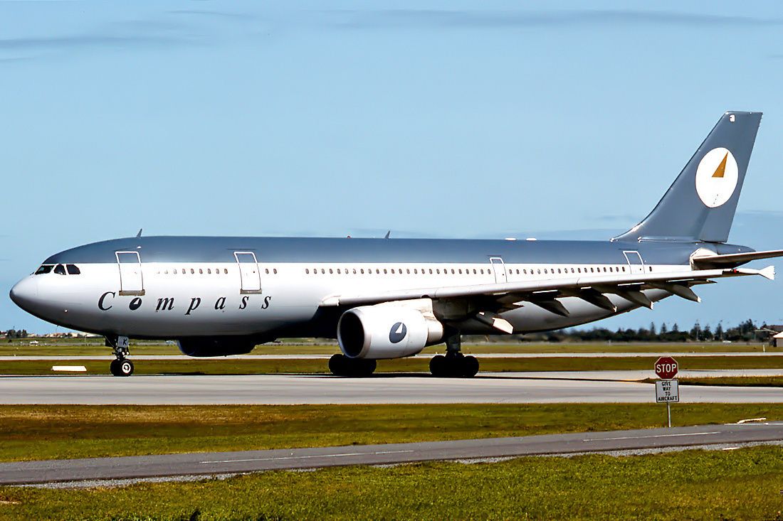 BUFFALO BILLS CHARTER} RARE Delta A330 Arrival and Departure! (BUF