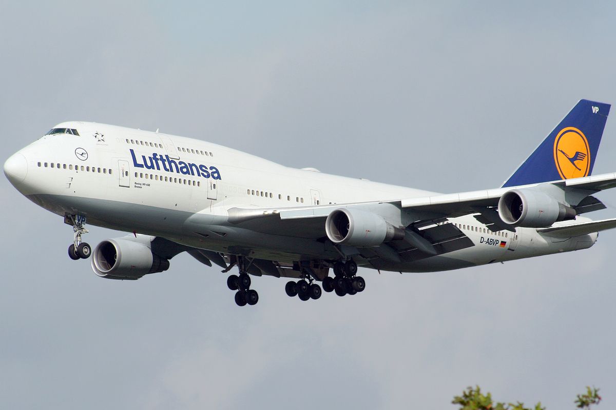 Lufthansa Flies Final 747 Repatriation Flight From Christchurch