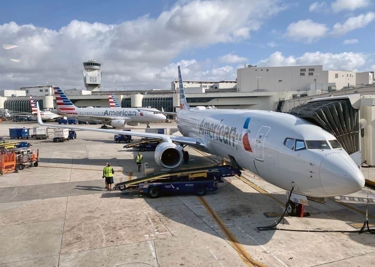 American Airlines Unloads Irate Passenger For Refusing To Wear A Mask