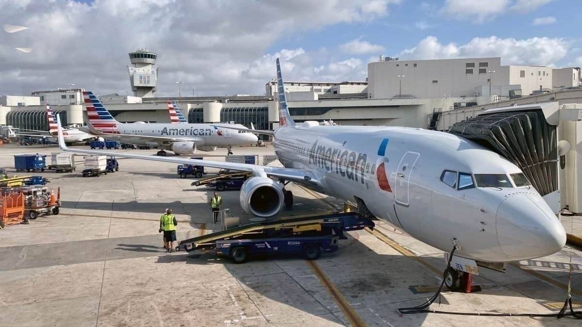 American Airlines Unloads Irate Passenger For Refusing To Wear A Mask