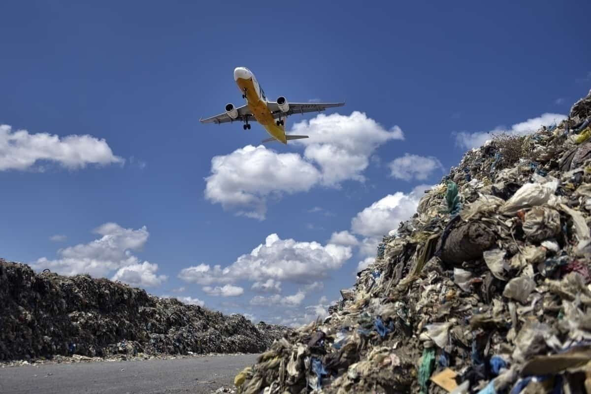 Inside The World Of Incinerating Airline Passenger Food