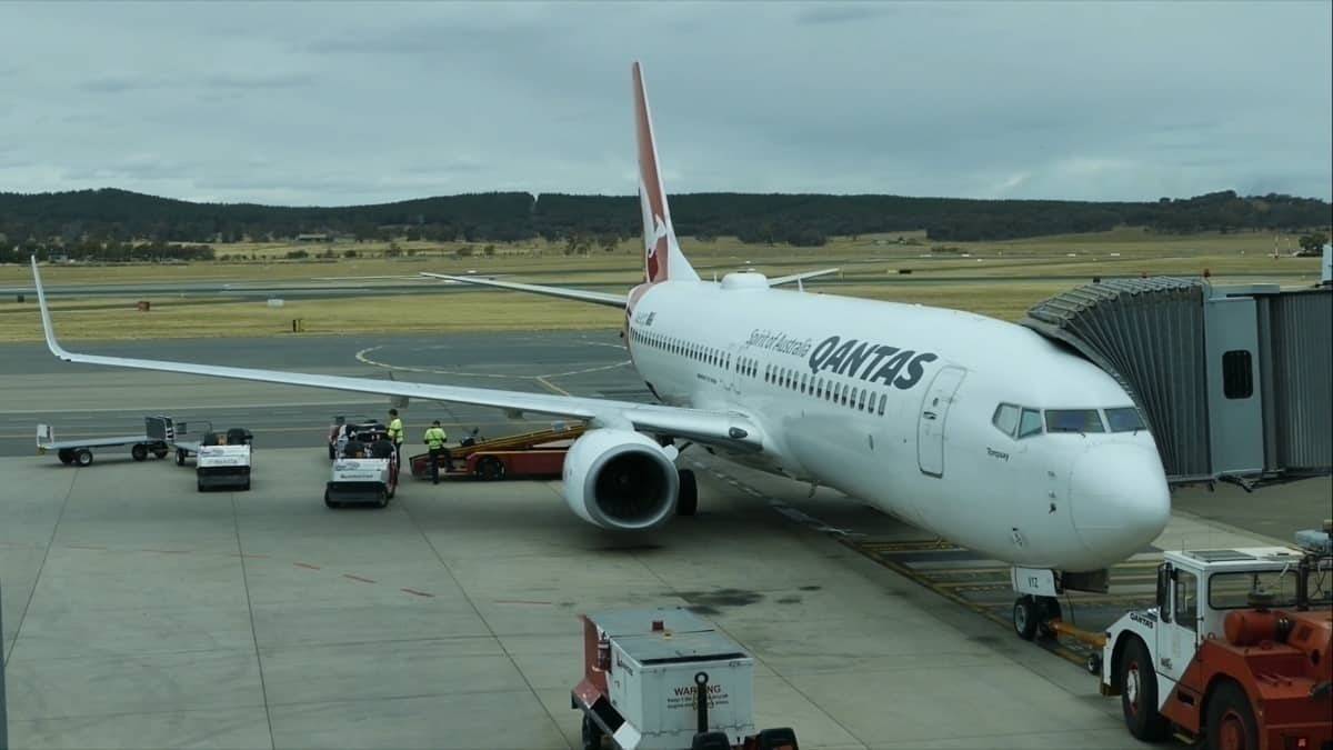 Flight Review: Qantas 737 Economy, Canberra to Adelaide