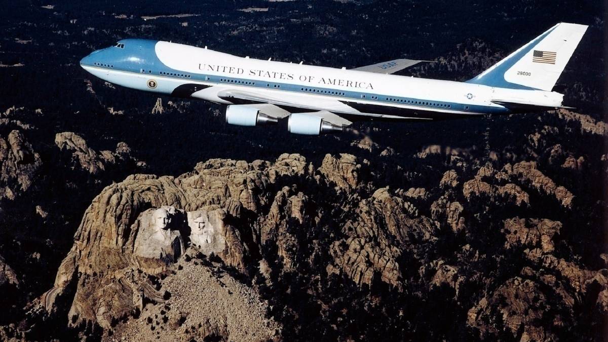 The New Air Force One Boeing 747 Flight Manual Costs A Crazy $84m
