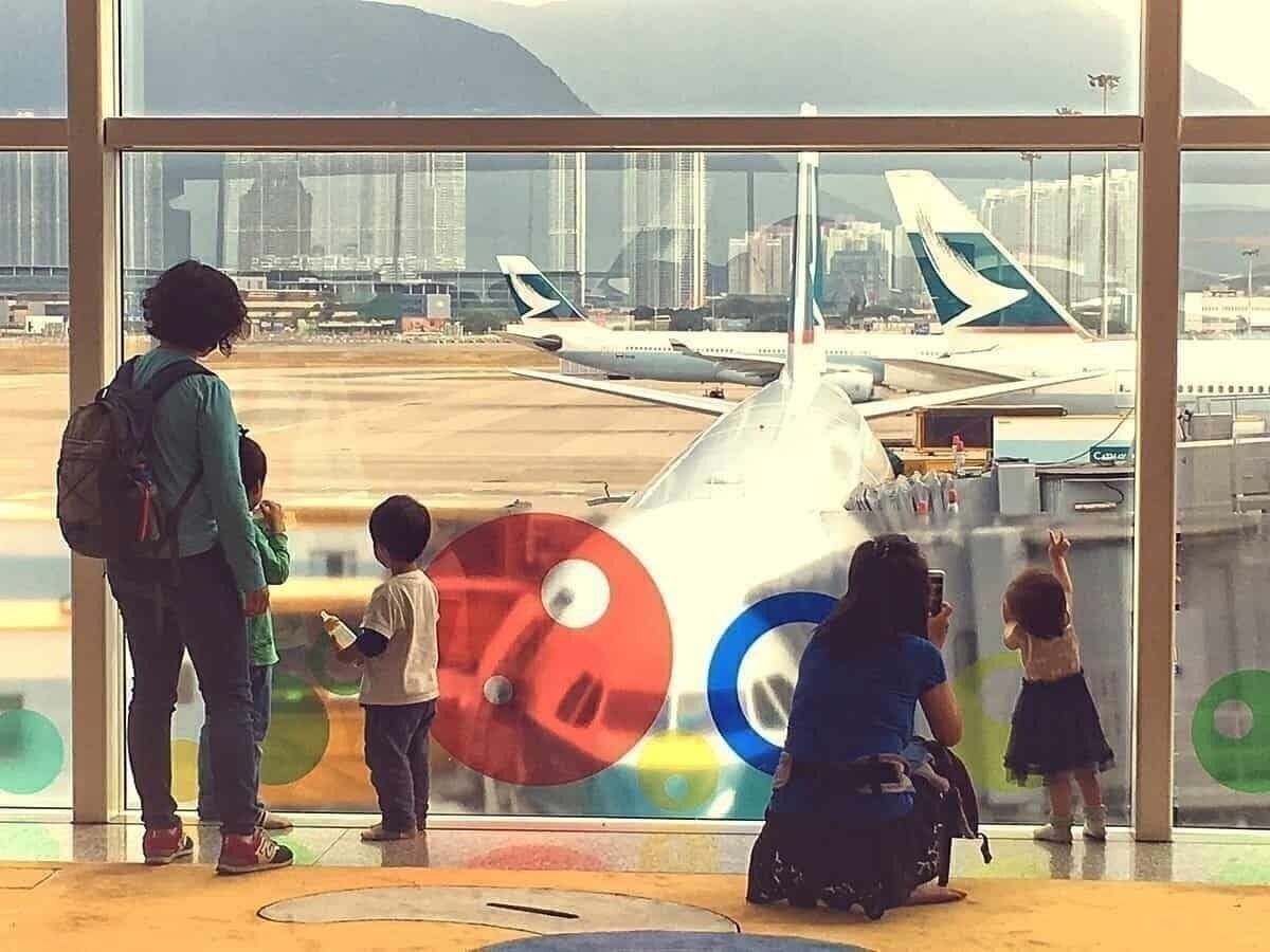 10 Tips For Flying With Young Children During The COVID-19 Pandemic