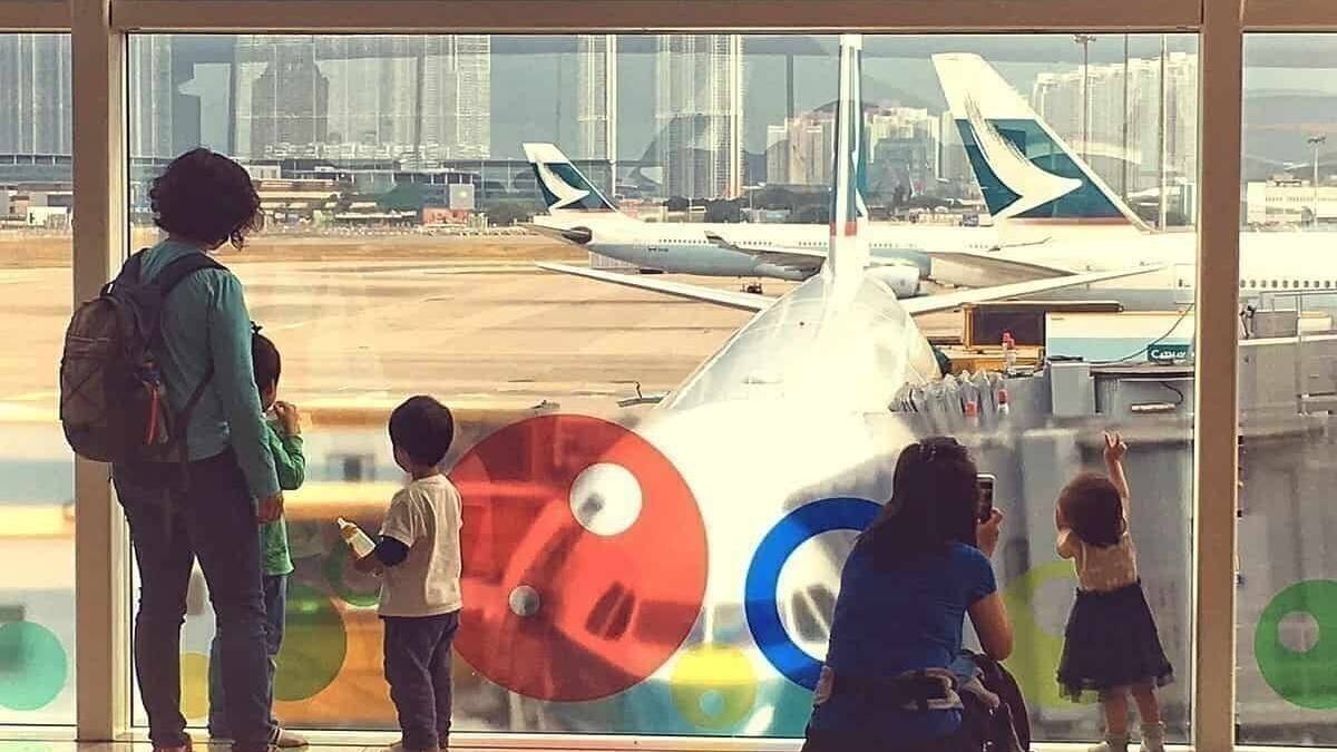 10 Tips For Flying With Young Children During The COVID-19 Pandemic