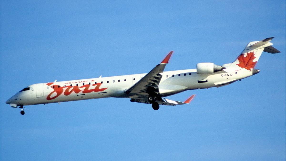 Air Canada Jazz CRJ900 Returned To Montreal Due To Smoke Smell