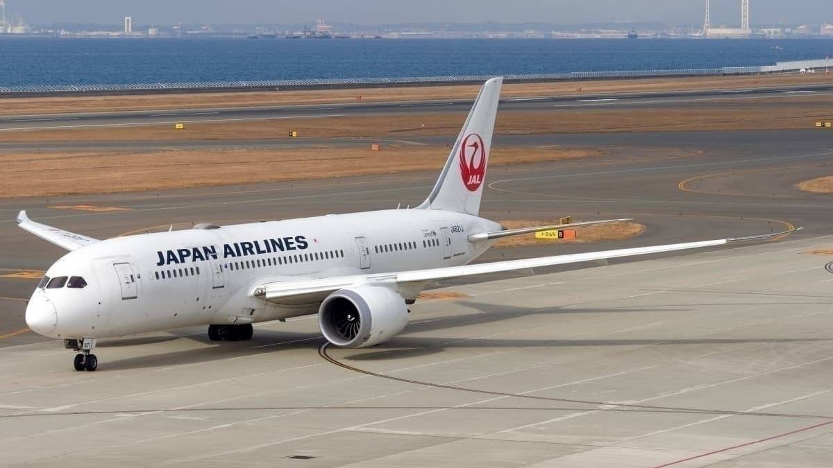 Which Airlines Allow Female Cabin Crew To Wear Trousers?