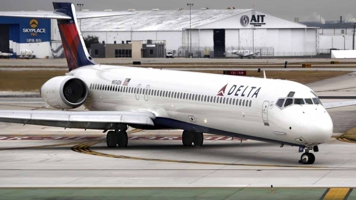 Today Is The Final Farewell For Delta's MD-88 and MD-90 Aircraft