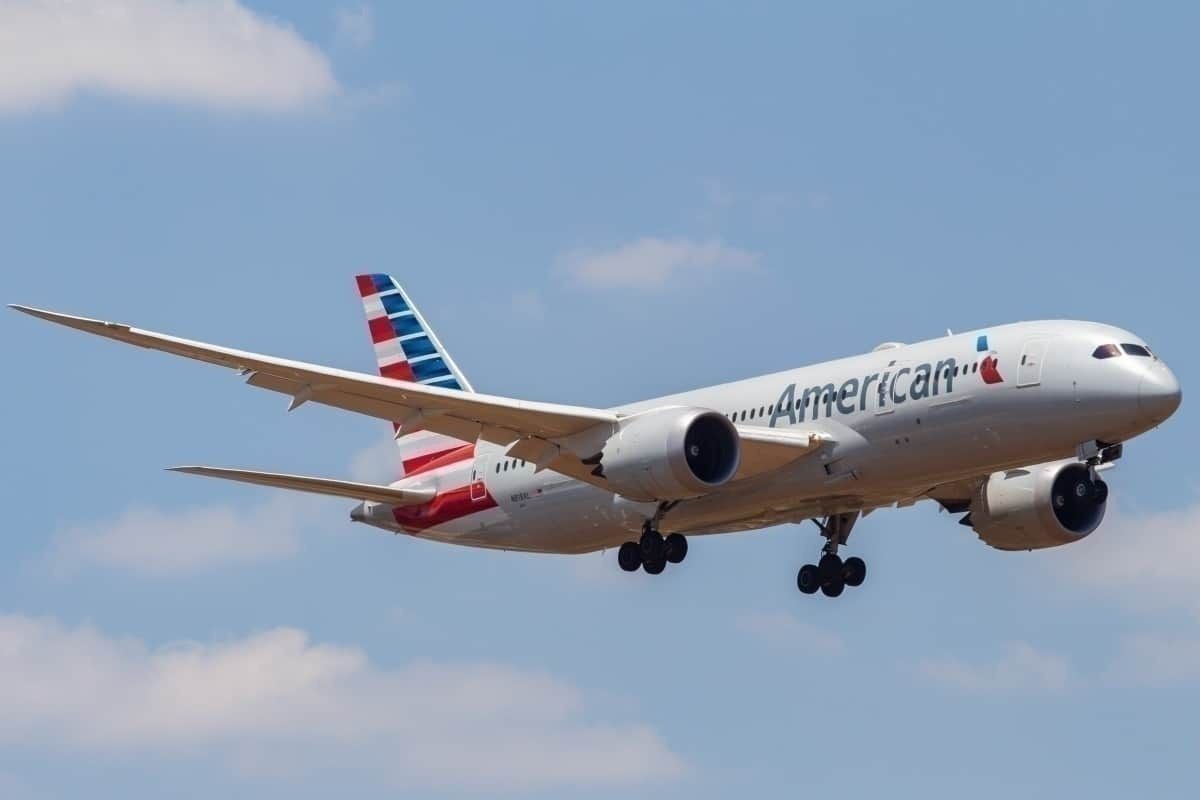 American Airlines Flies Over 40,000 Gowns To New York Hospitals