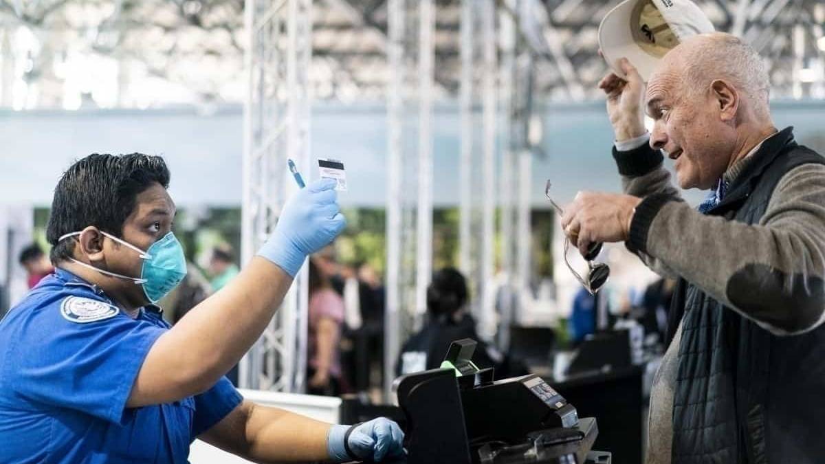 TSA Screening Staff Now Have To Wear Face Masks