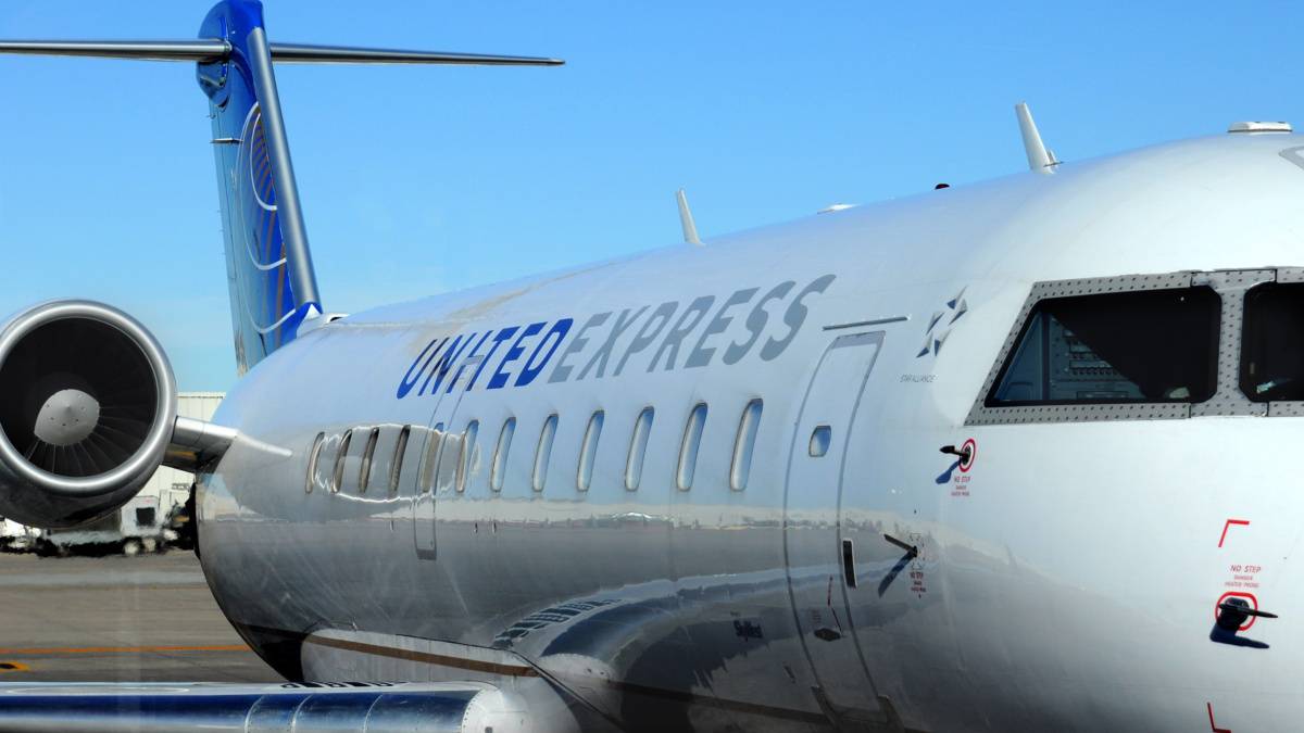 United Express CRJ200 Performs Flaps Up Landing In Calgary