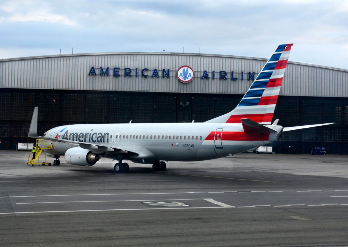 American Airlines Retires 22 Boeing 737s And Changes Its Paint