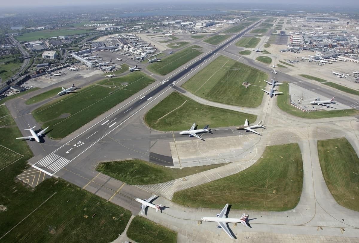 Airline Lost Your Luggage? Here's What You Should & Shouldn't Do
