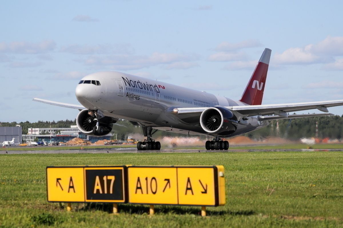 Nordwind Airlines Boeing 777 Fails To Pressurize After Emergency Slide Inflation