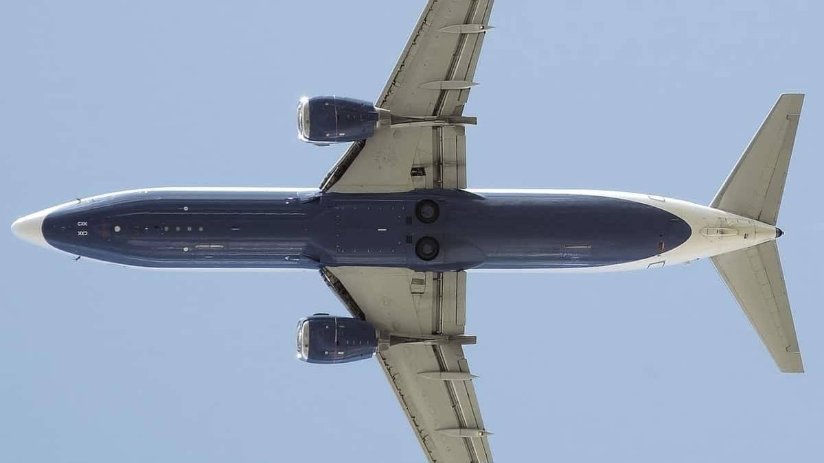 Canada's Nolinor Installs Lightweight Seats On Boeing 737-400s