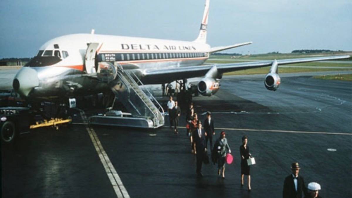 The Douglas DC-8 - The Aircraft That Helped Delta Into The Jet Age
