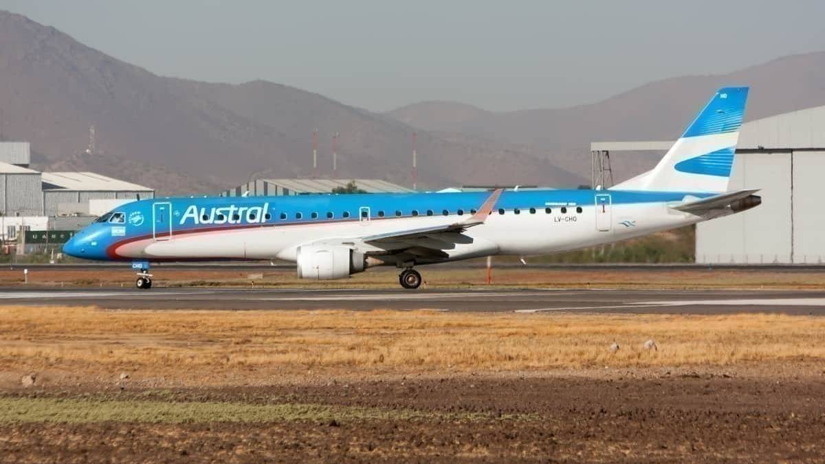 Pictures: Austral Lineas Aeras ERJ190 Loses Nose Wheel On Arrival
