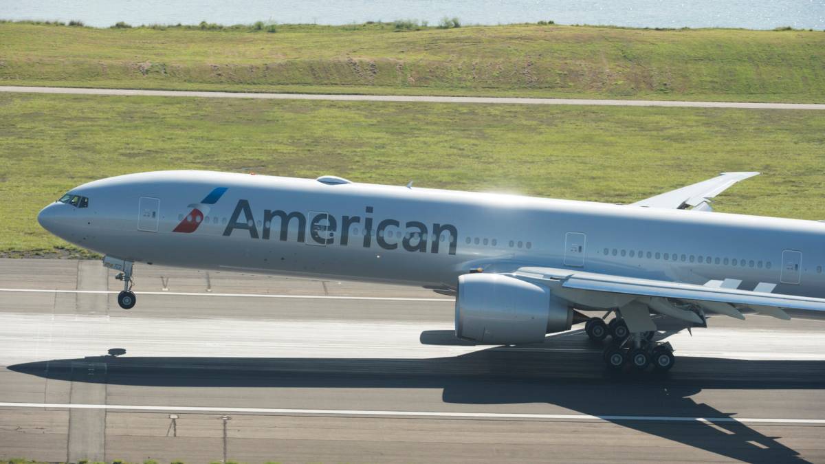 American Airlines Hands Out 1 Million Lbs Of Food To Those In Need