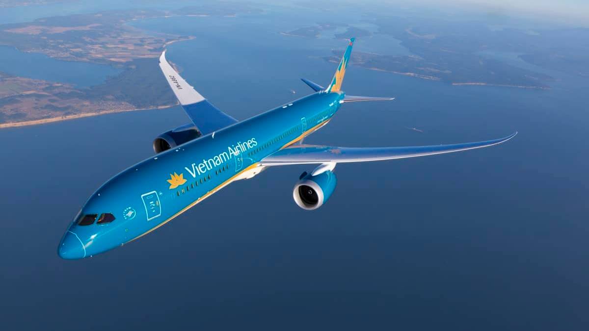 Vietnam Airlines Employee Killed By Lightning While Checking Aircraft
