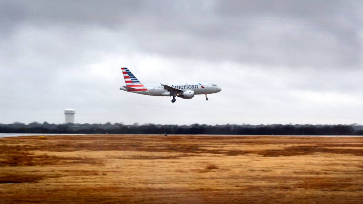 American Flight Attendant Passes Away On Flight With Wife