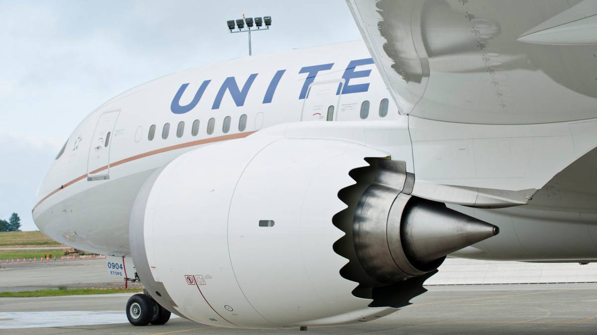 United Airlines To Furlough 2,850 Pilots