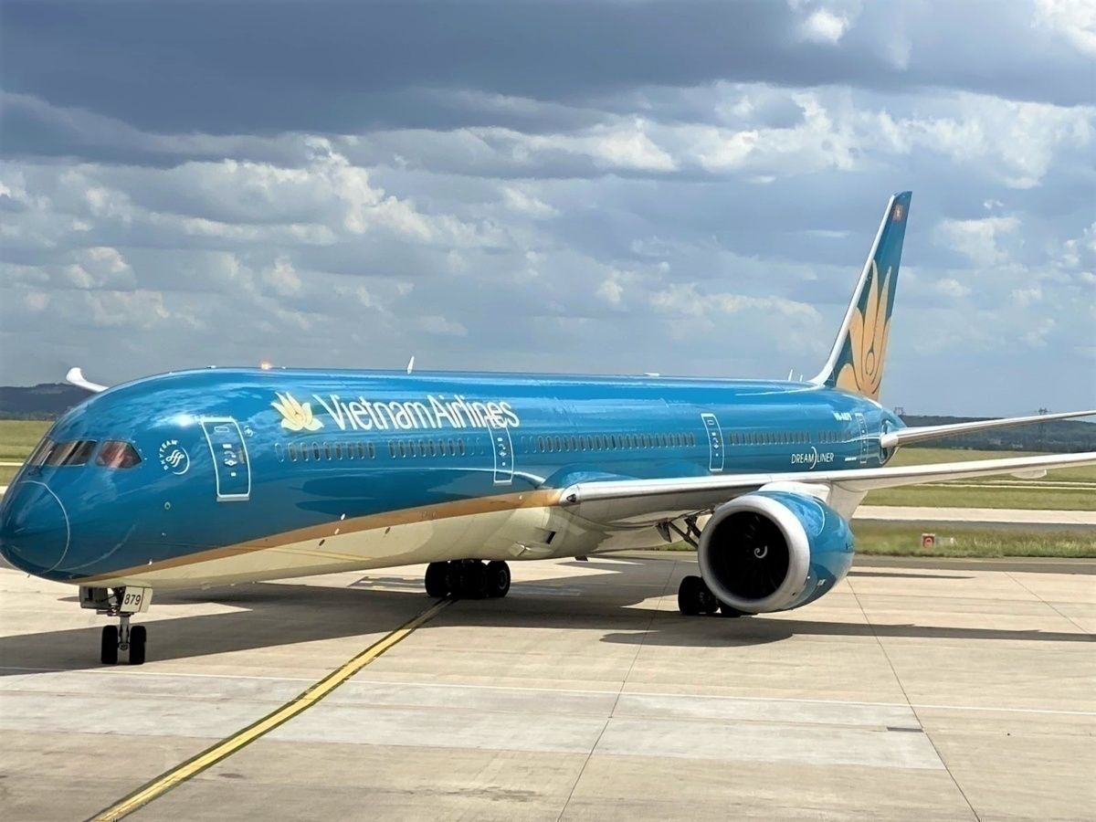 Vietnam Airlines Operates Its Boeing 787-10 From Houston