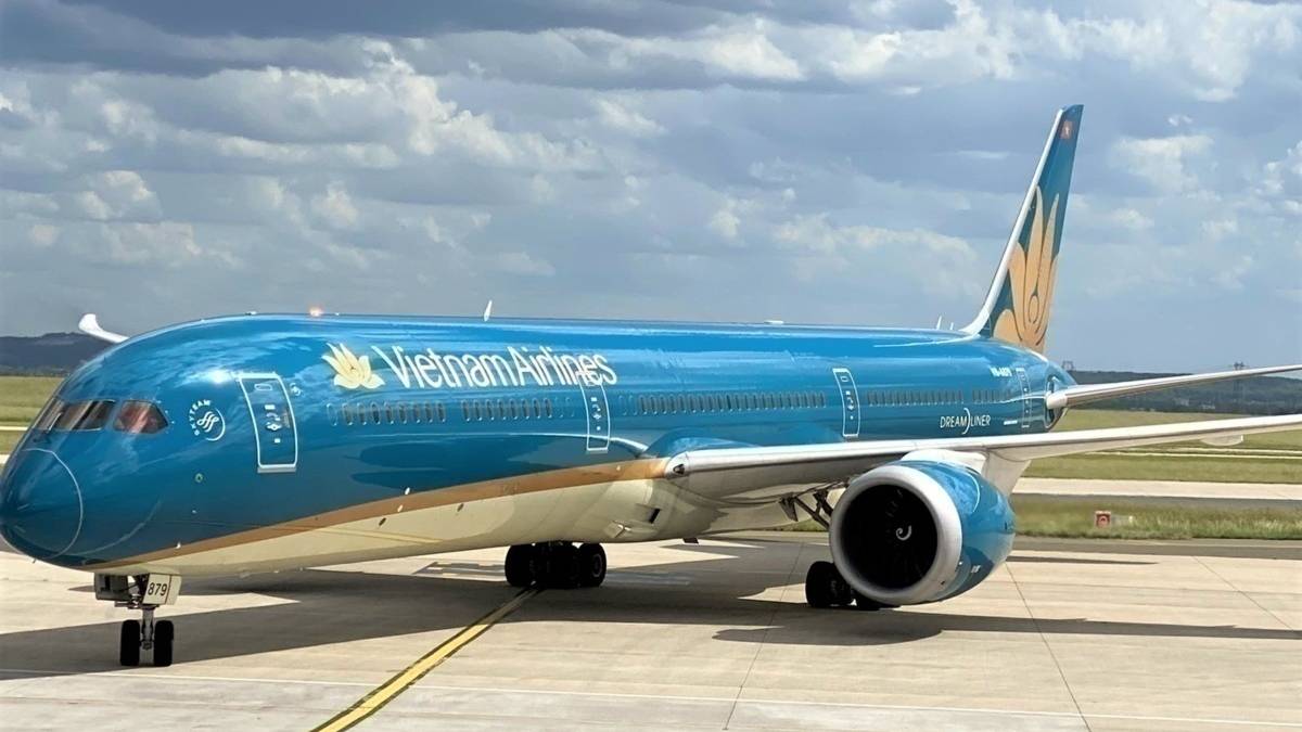 Vietnam Airlines Operates Its Boeing 787-10 From Houston