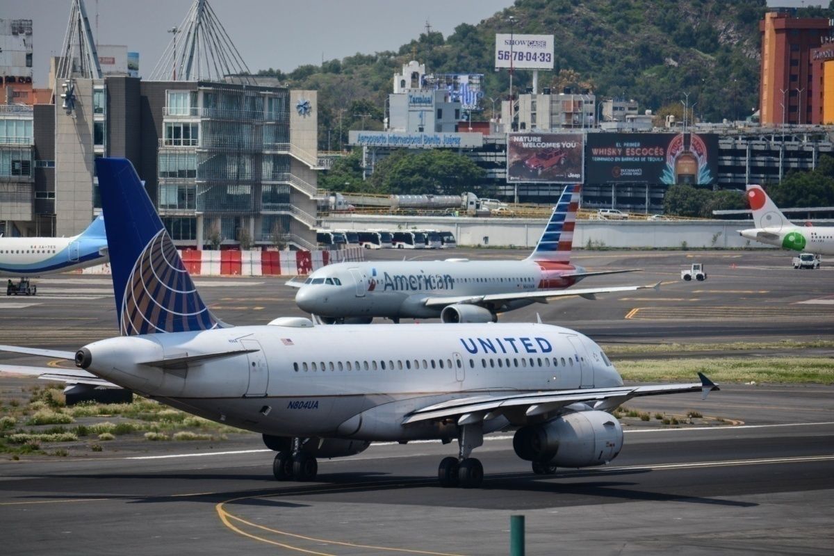 US Airlines Begin Furloughing Staff As Government Aid Runs Dry