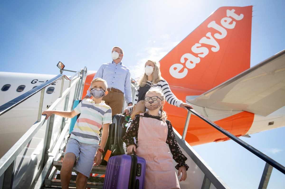 France Bans Reusable Face Masks Onboard Planes