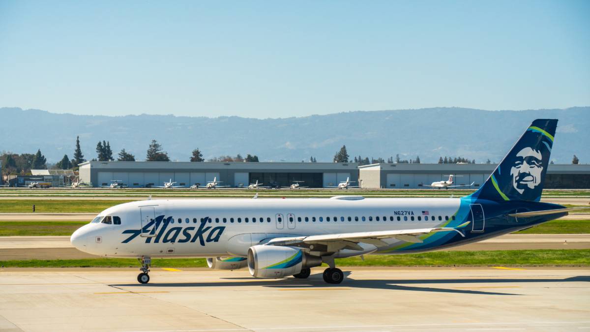 Alaska To Give Discounts When "Chief Football Officer" Scores