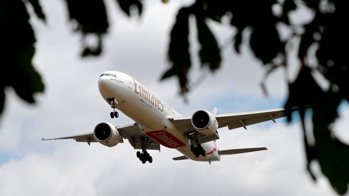 DOT Fines Emirates $400,000 For Flying Over Iran