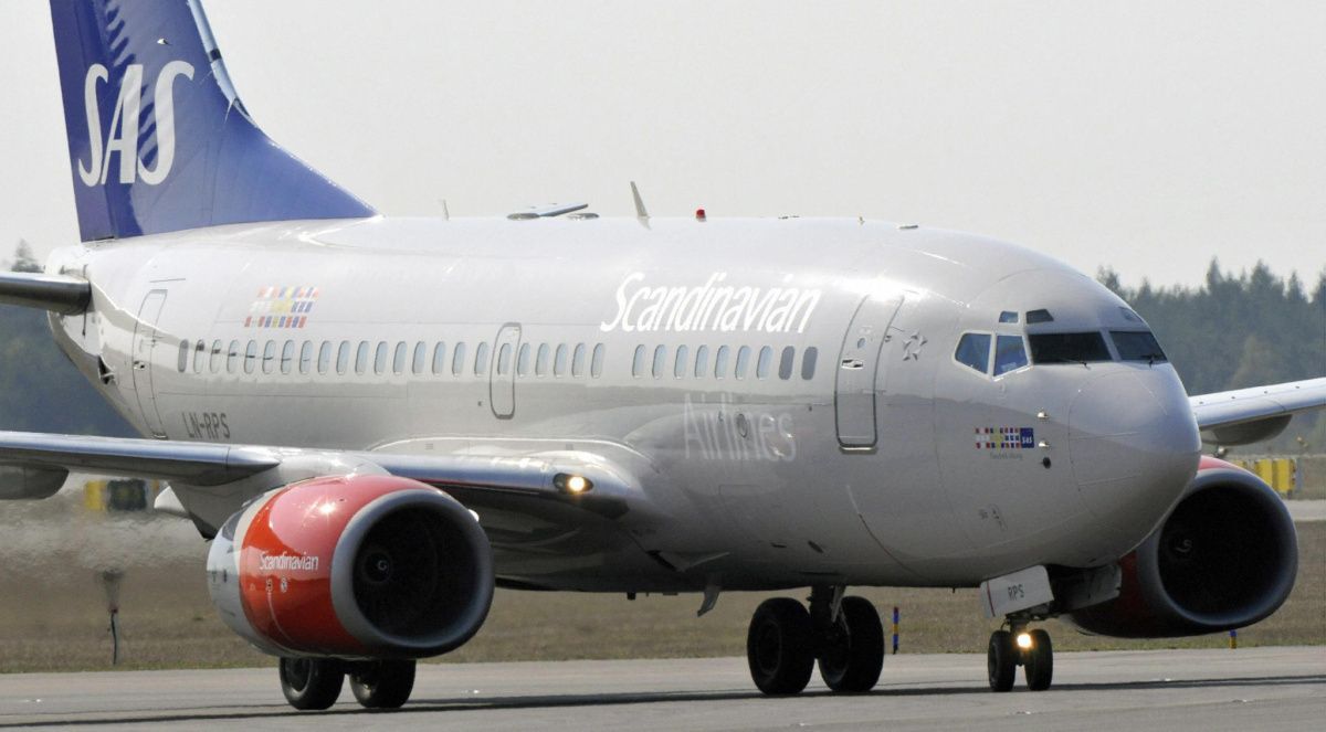 SAS Boeing 737-800 Diverts Over Computer Fan Error Messages
