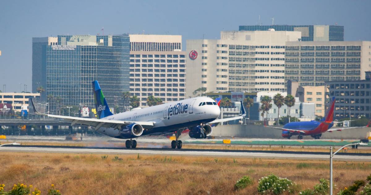 JetBlue Airbus A320 Returns To Fort Lauderdale After Gear Retraction Failure