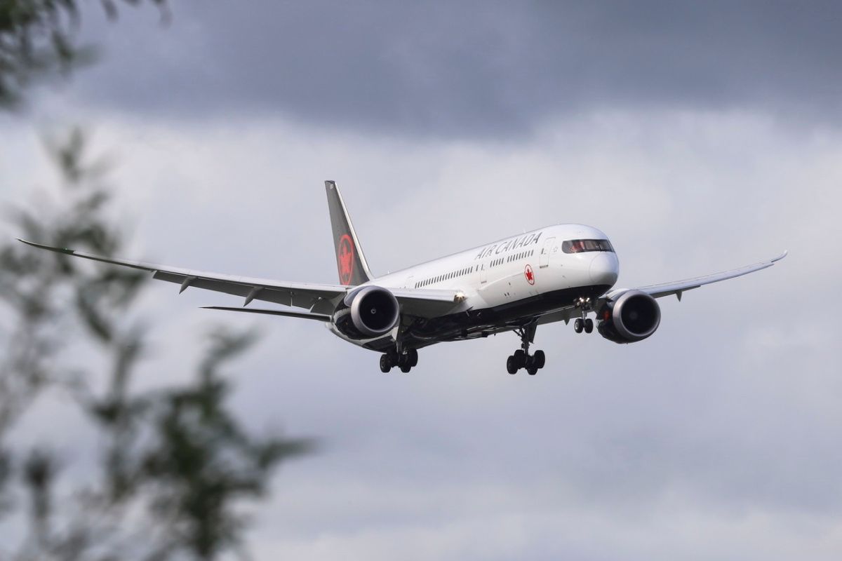 Canada Considers Lifting India Flight Ban