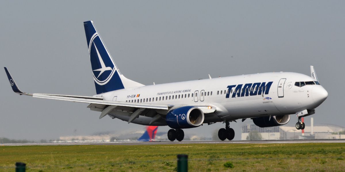TAROM Boeing 737-800 Diverts After Weather Radar Fails