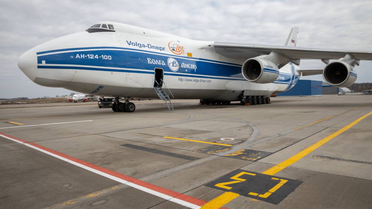 $1065 A Day Parking Fees For Russian An-124 Stuck In Canada