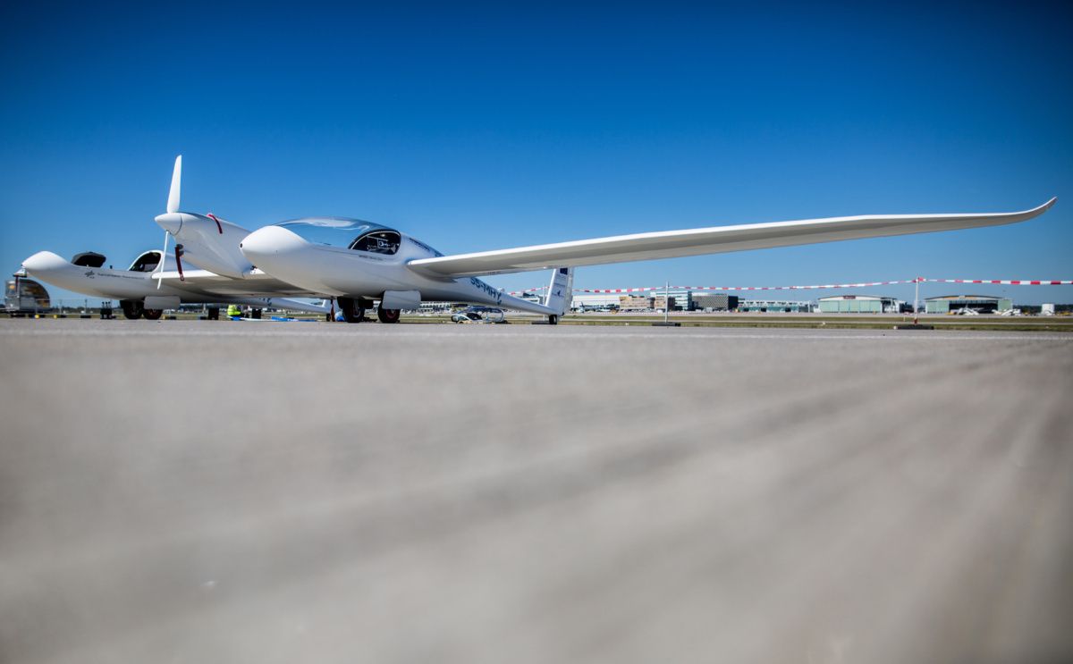 How Would A Hydrogen Passenger Plane Work?