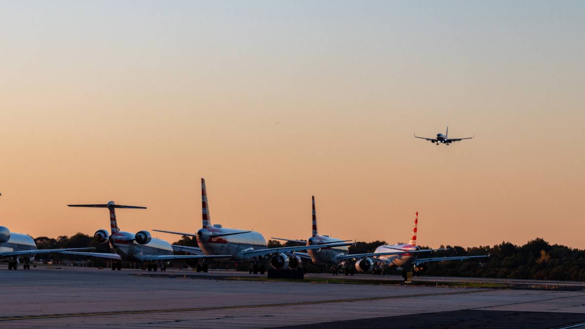 US Airports To Stop Screening International Passengers For COVID-19
