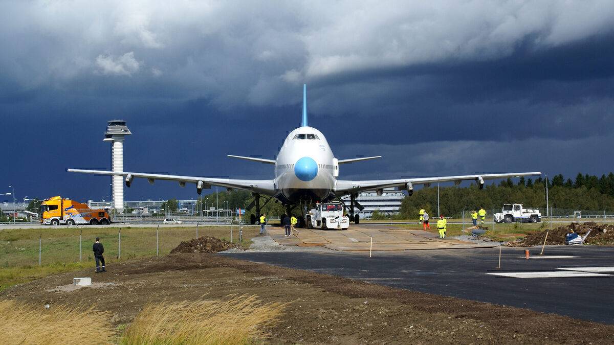Waterparks, Hotels, & Restaurants - Fun Uses For Retired Aircraft