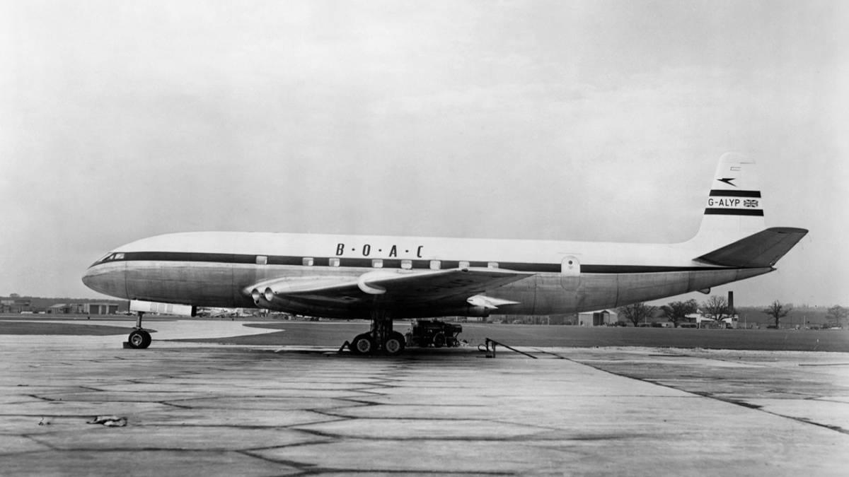 Why A De Havilland Comet Was Repeatedly Submerged In Water