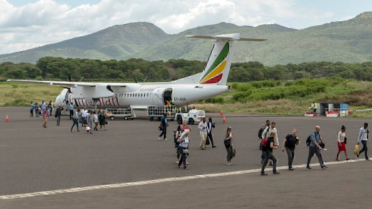 De Havilland Delivers Two Dash 8-400s To Ethiopian Airlines