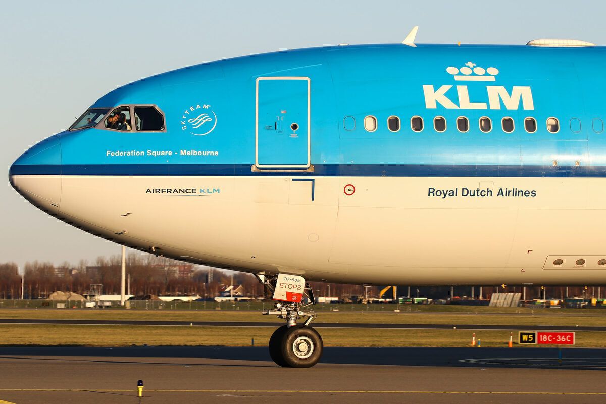 Passengers Stuck Inside KLM Planes Inbound From South Africa