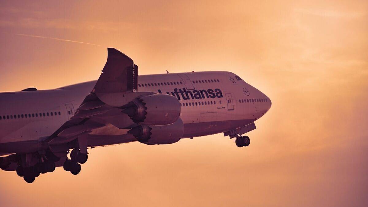 Lufthansa Trials Turning Spare Economy Seats Into Beds