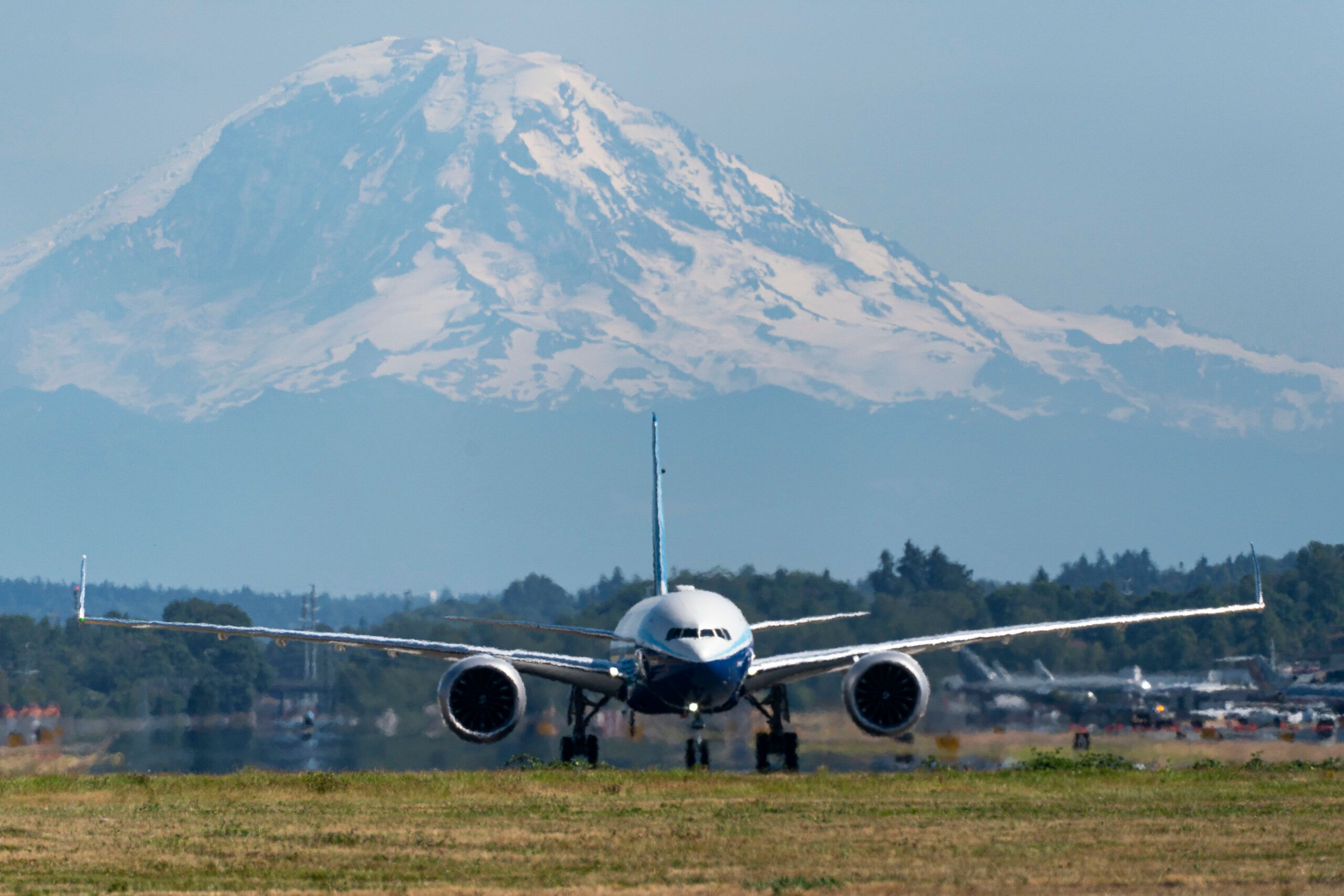 Should Boeing Make A 777X Combi?